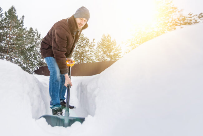 Shovel Snow and Prevent Back Pain This Winter Season