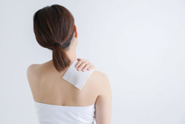 Heat or Ice? Which to Use for Back Pain, Pulled Muscles, and More Heat or Ice? Which to Use for Back Pain, Pulled Muscles, and More