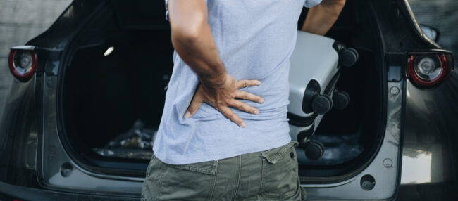 How to Protect the Back While Traveling